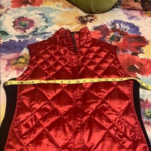 Eddie Bauer Down Rev Vest Red/Black, Size Med